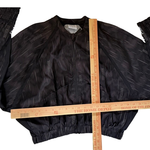 Gymshark Cropped Zip Jacket Women’s Size S Black Mesh Panels Logo Activewear - Picture 5 of 7